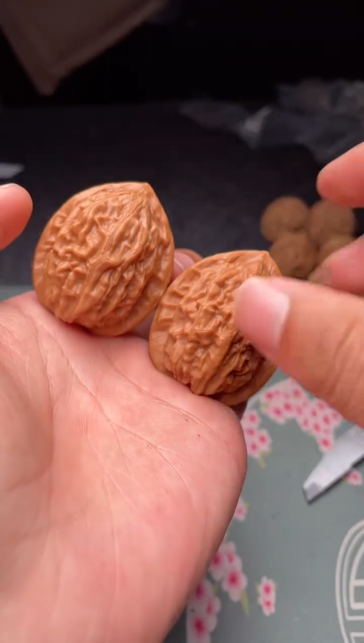 把件文玩核桃a273  大红袍 37尺