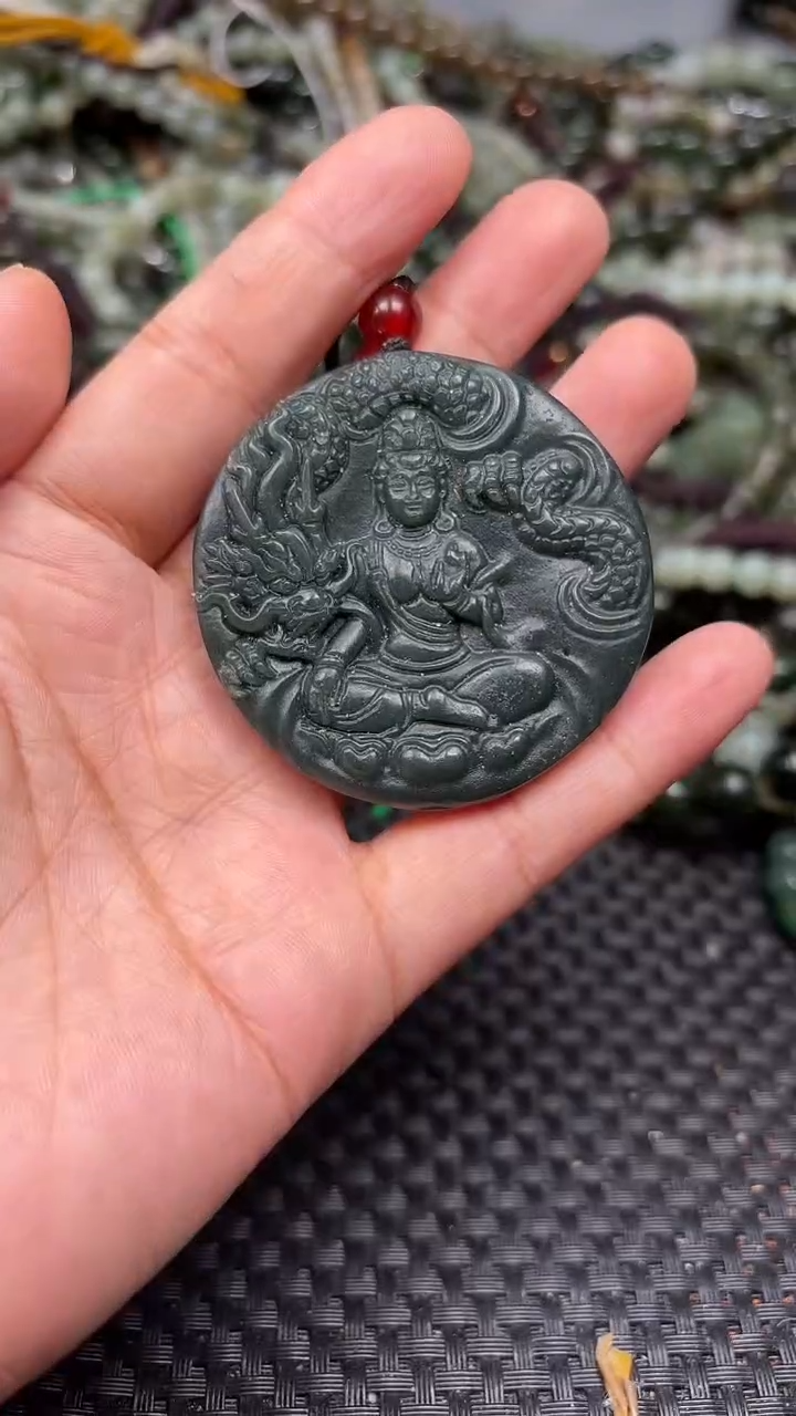 颈饰未镶嵌和田玉1
