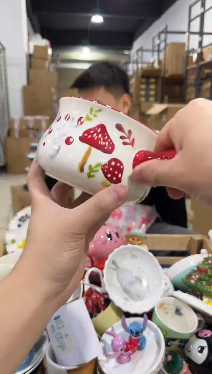 瓷片蘑菇把手碗  