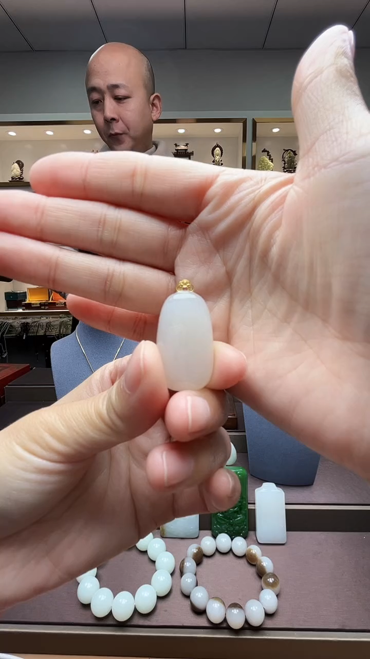 【闪购商品】和田玉挂件18K金镶嵌苏