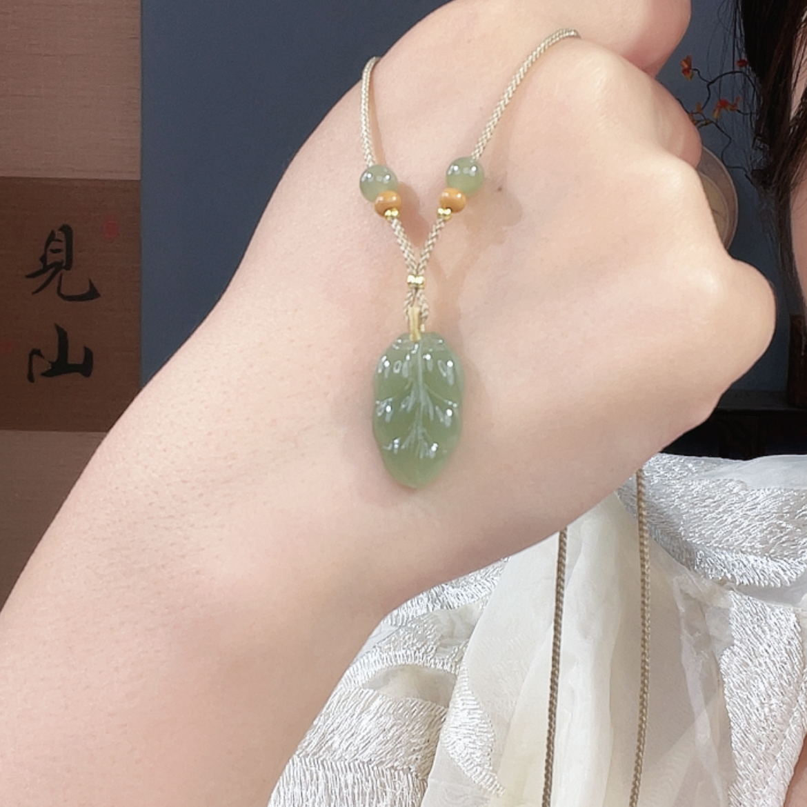 雅诺珠宝【灵椿】天然和田玉吊坠 | 叶子牌 |*23mm老料*多样性发一