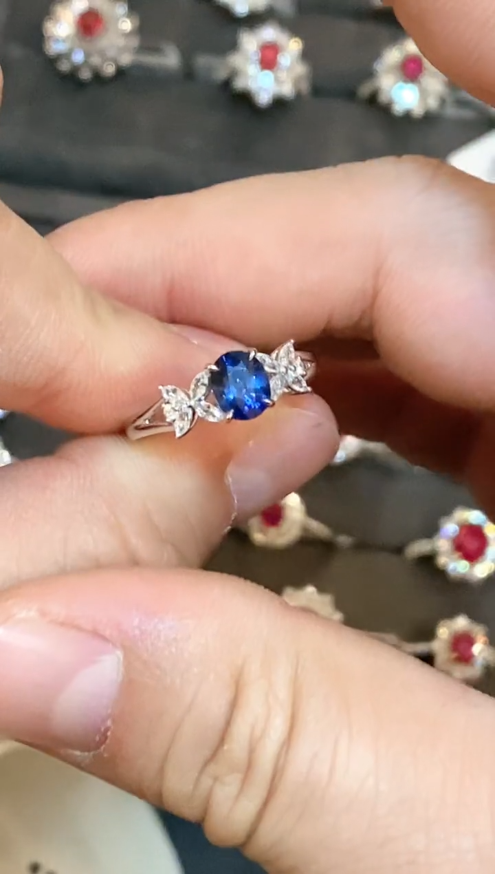 【闪购商品】蓝宝石戒指18K金镶嵌0.98ct/展会专属价/