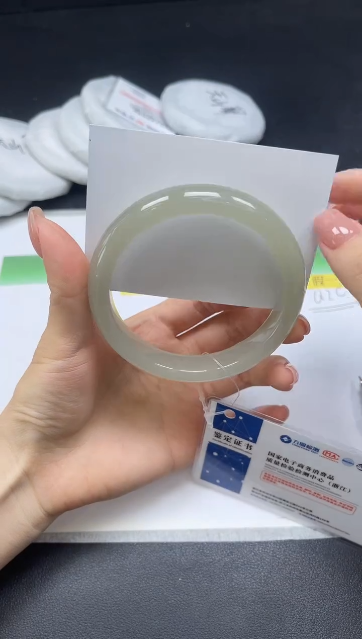 未镶嵌手镯石英质玉061-6263