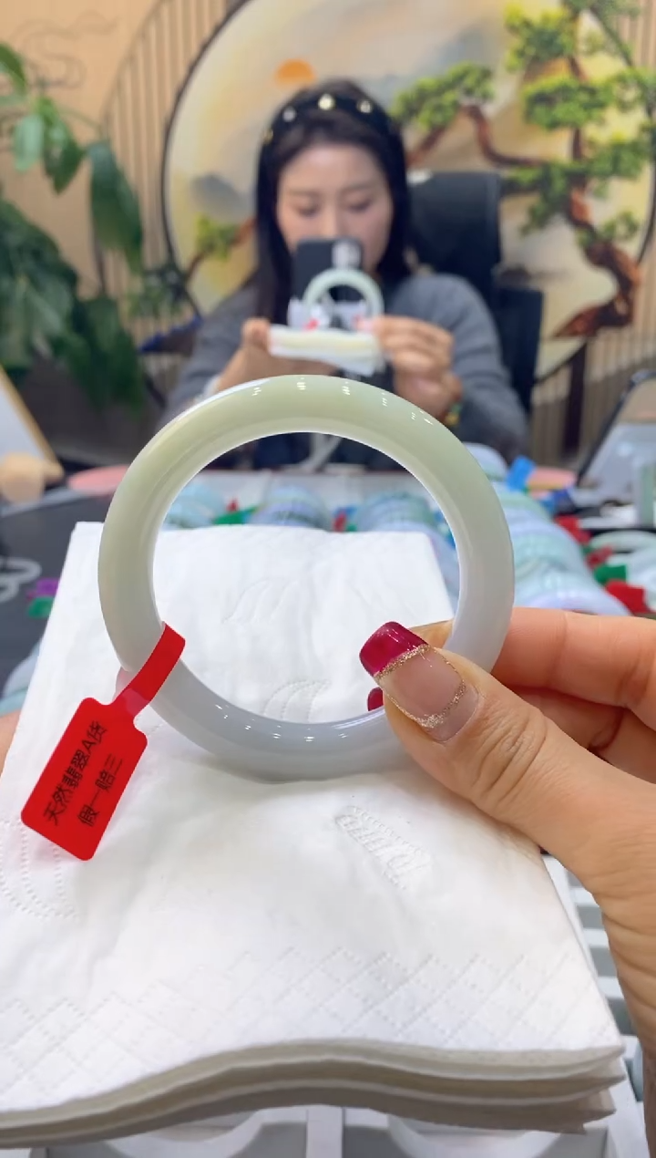 【闪购商品】翡翠手镯未镶嵌99918855