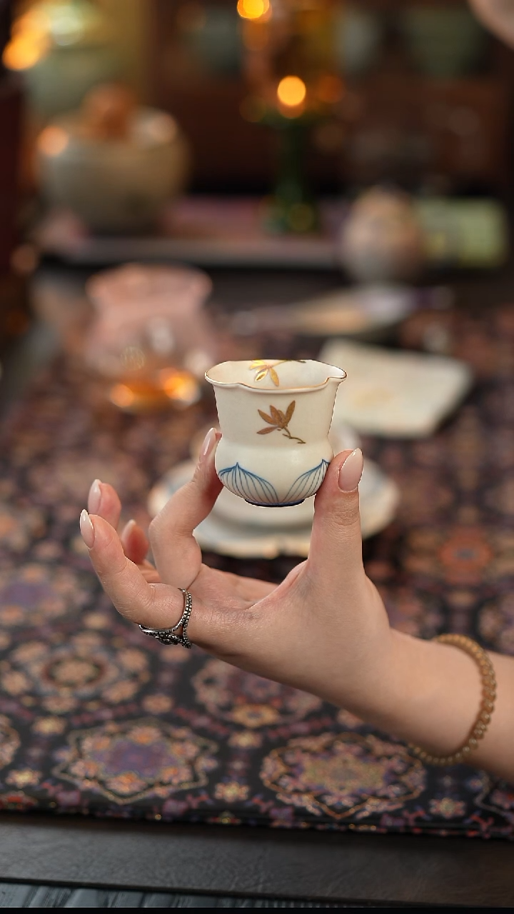 摆件（阿萌茶事）糯米釉描金纯手绘兰花-花茗杯
