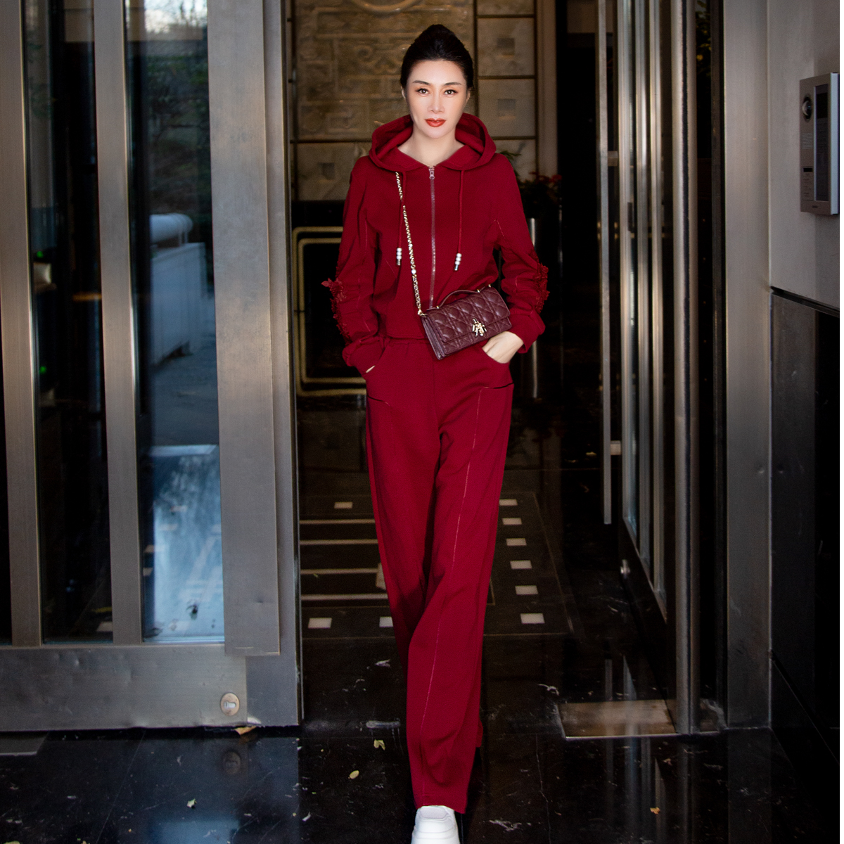 LYM安可拉红蕾丝拼接连帽运动服套装JML002