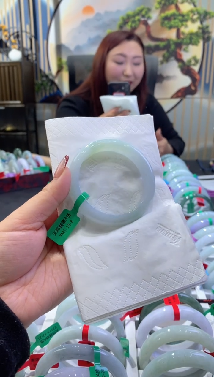 【闪购商品】翡翠手镯未镶嵌00006302