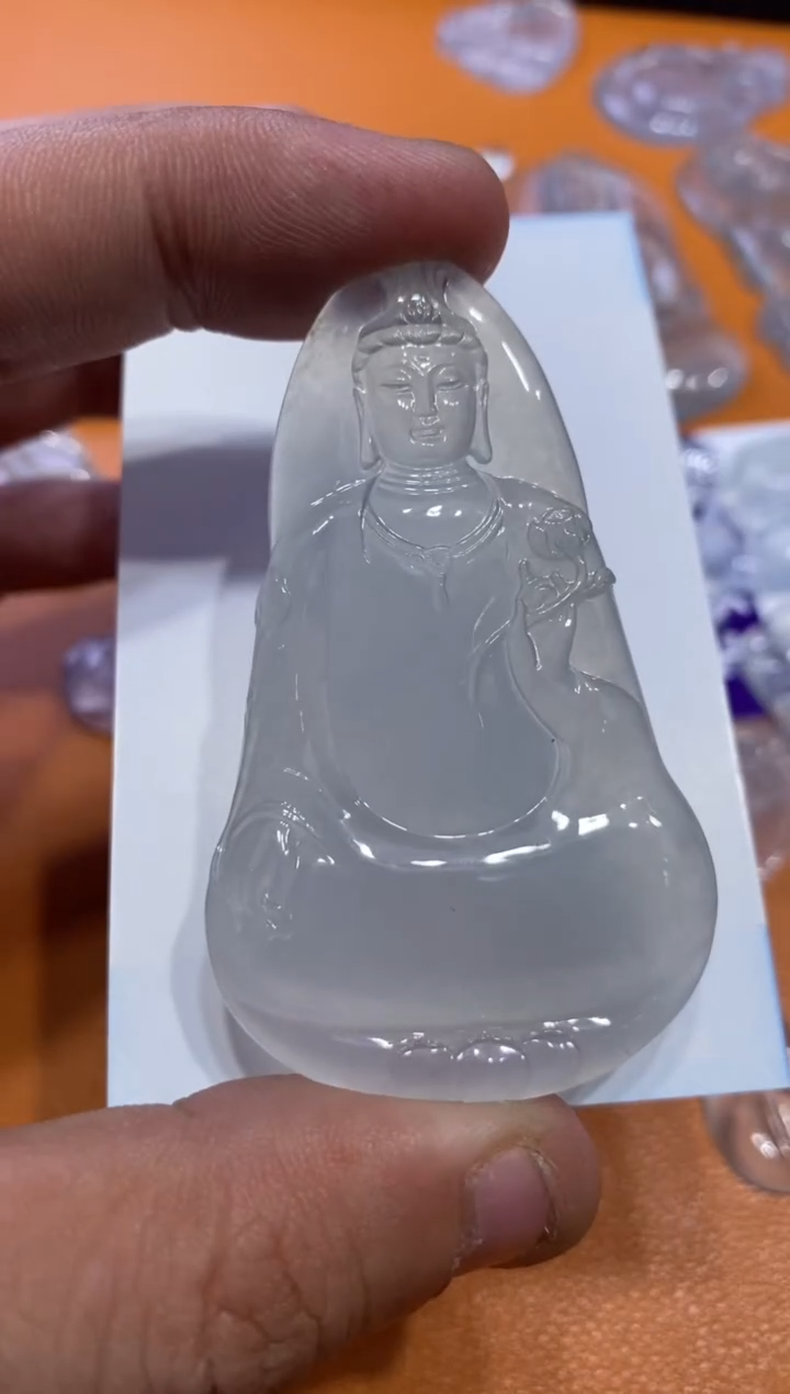 【闪购商品】翡翠吊坠(不含链)未镶嵌观音28000