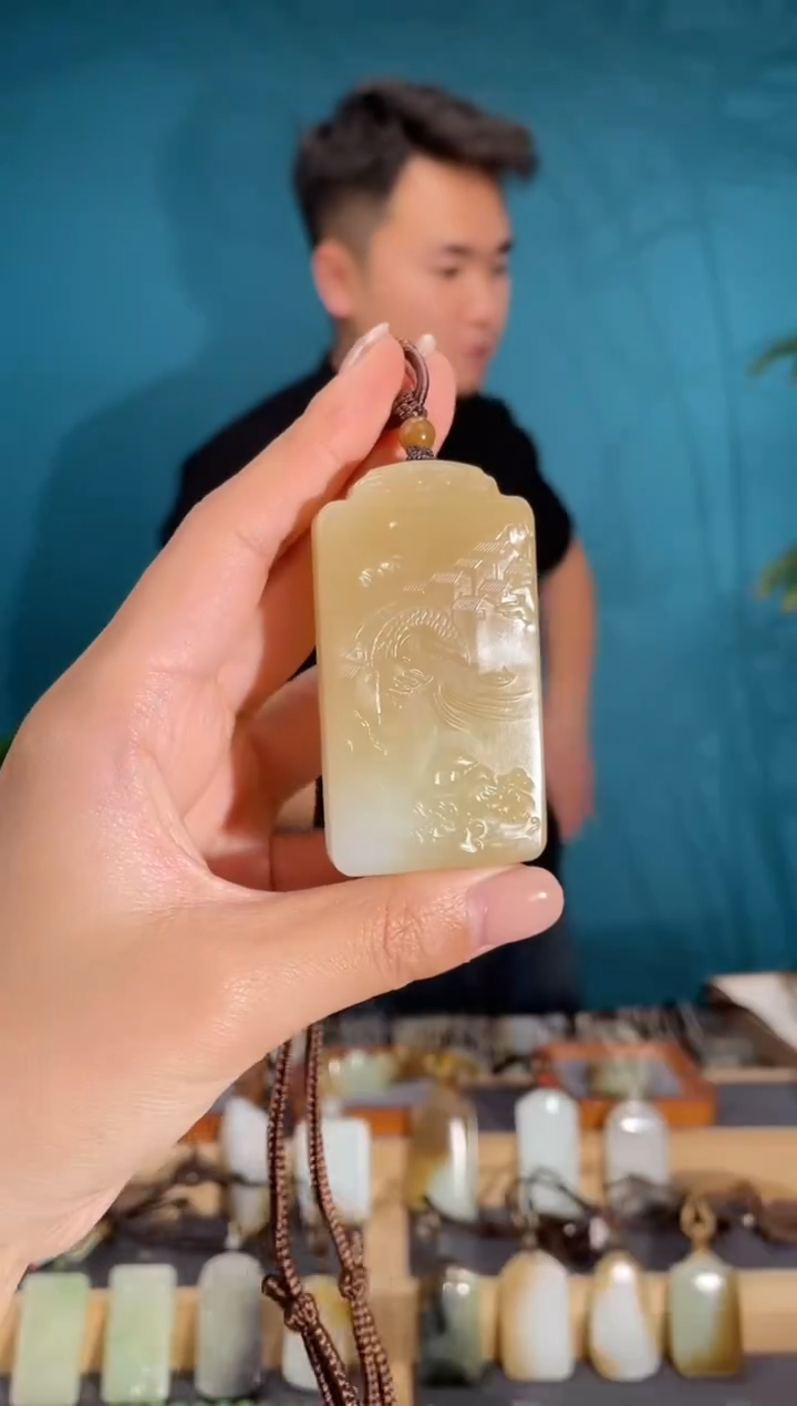 颈饰未镶嵌和田玉1