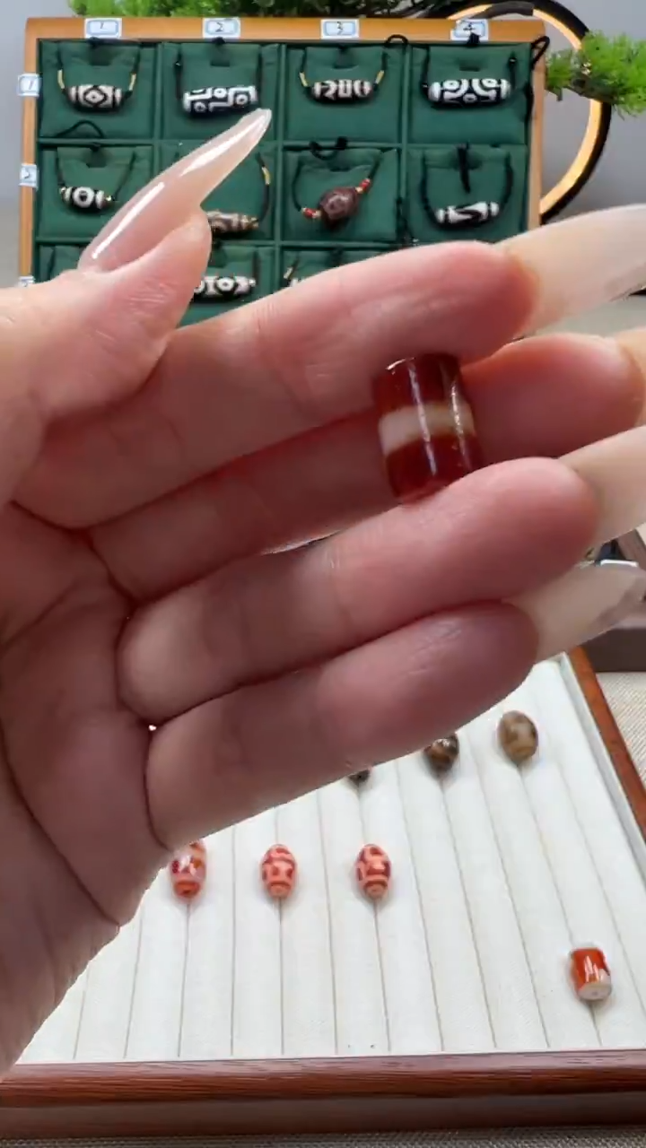 玛瑙/玉髓（覆膜）颈饰未镶嵌52微瑕随机发货