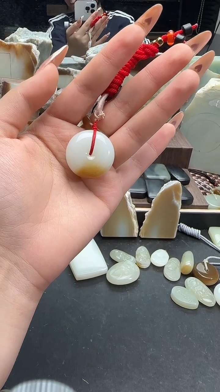 和田玉未镶嵌吊坠(不含链)且末料金山糖白平安扣