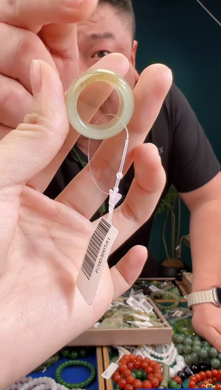 颈饰未镶嵌和田玉一物一证 拍一单发一个