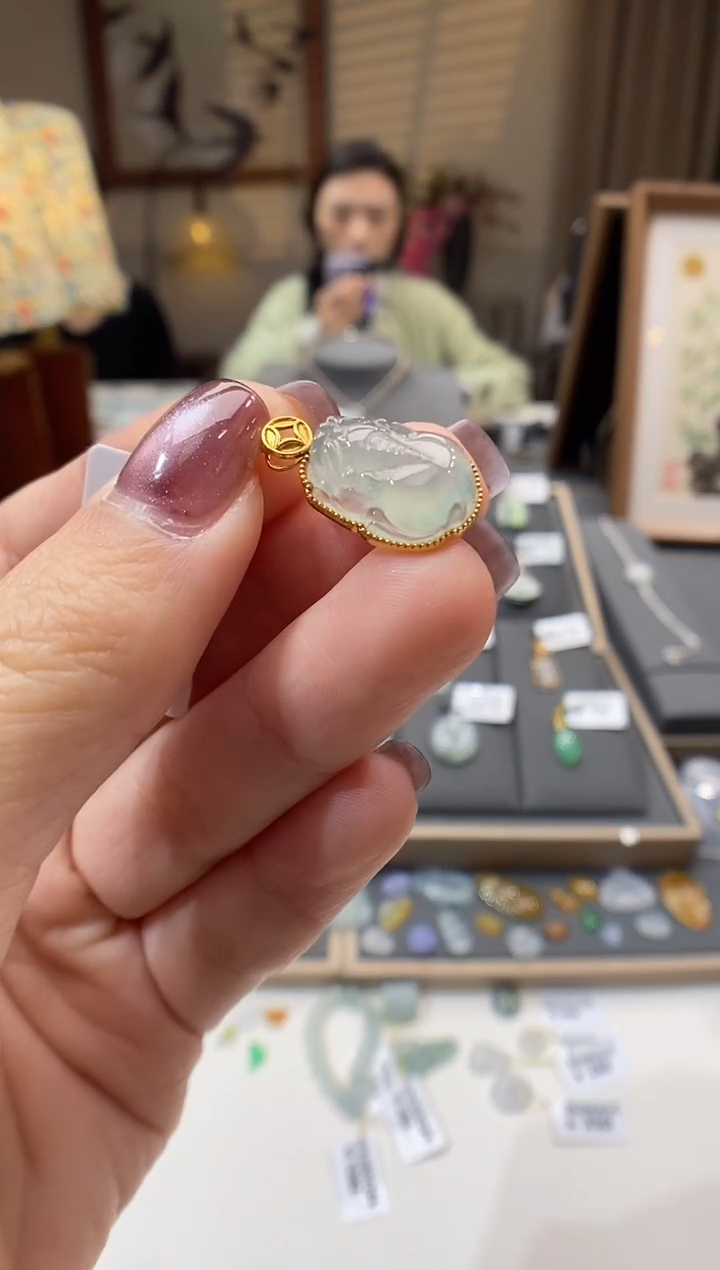 【闪购商品】翡翠颈饰18K金镶嵌貔貅