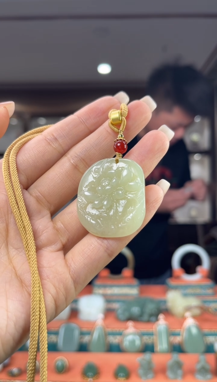 颈饰未镶嵌和田玉1