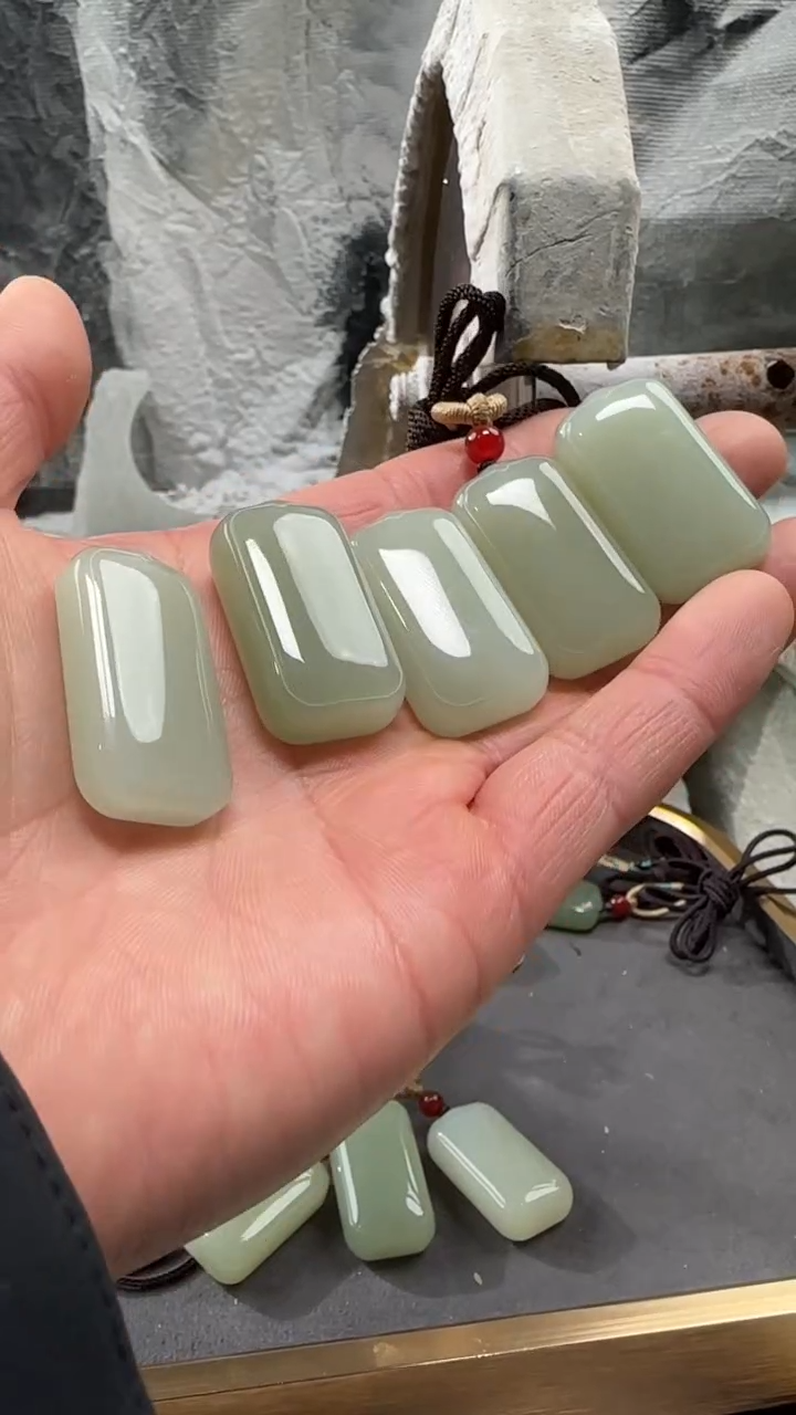 颈饰未镶嵌和田玉吊坠多样性拍一发一件