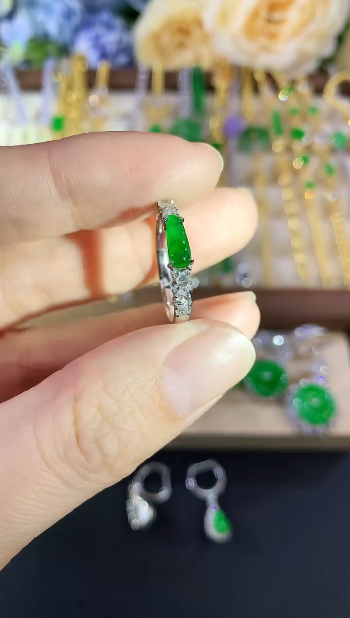 18K金镶嵌戒指翡翠175|5980