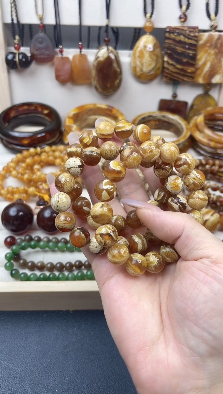 未镶嵌琥珀裸石缅根卡12的发其一微瑕