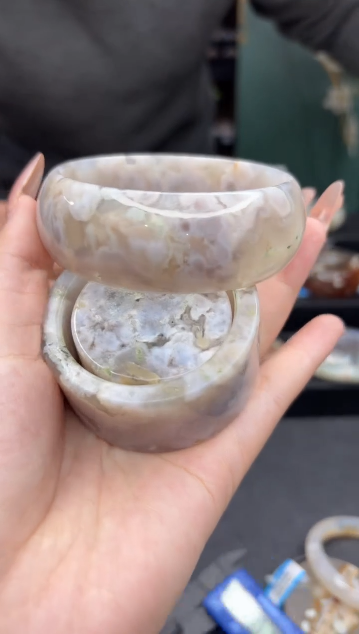 【闪购商品】石英质玉手镯未镶嵌562（64圈赠送镯心）