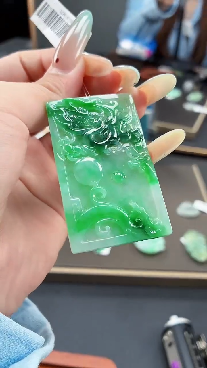 翡翠未镶嵌颈饰OJX250807102