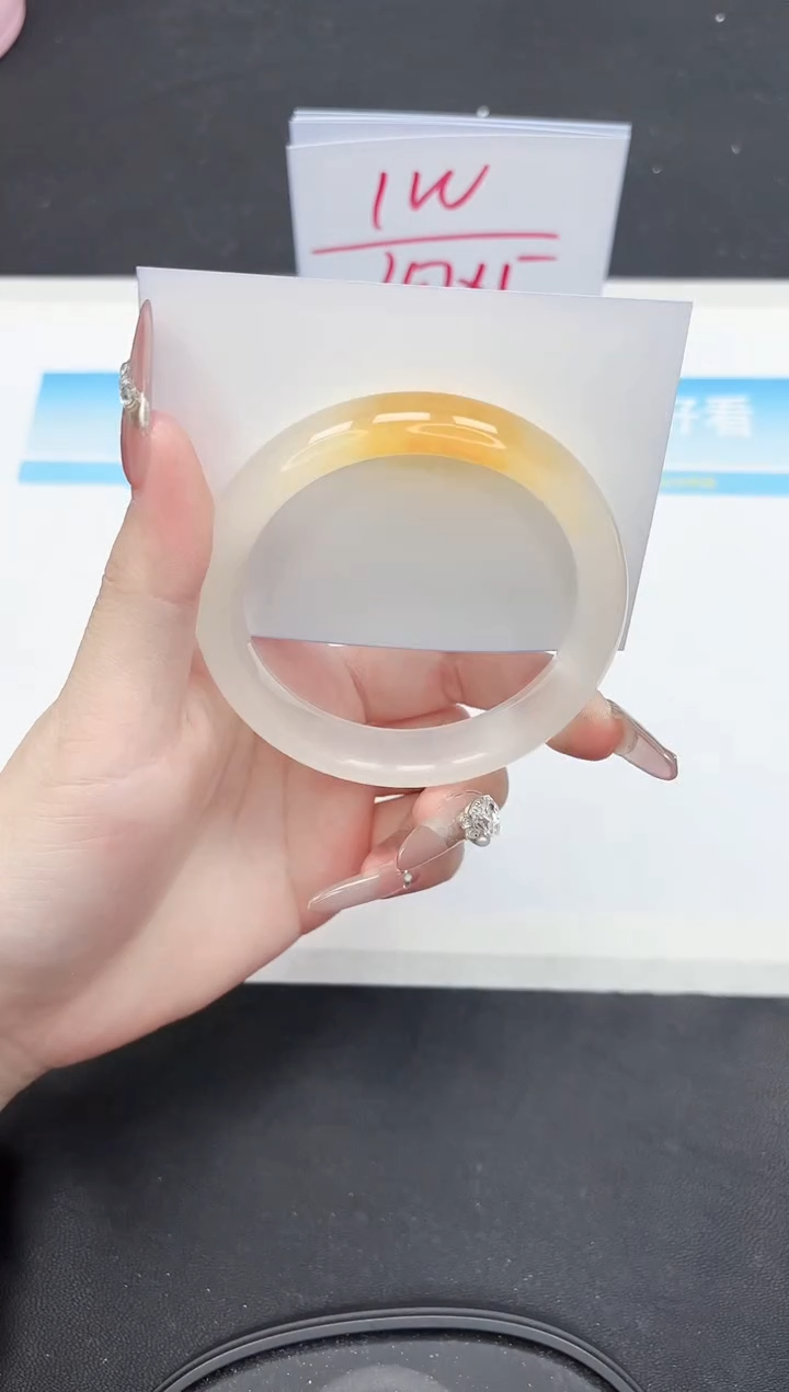 【闪购商品】石英质玉手镯未镶嵌122-59.6