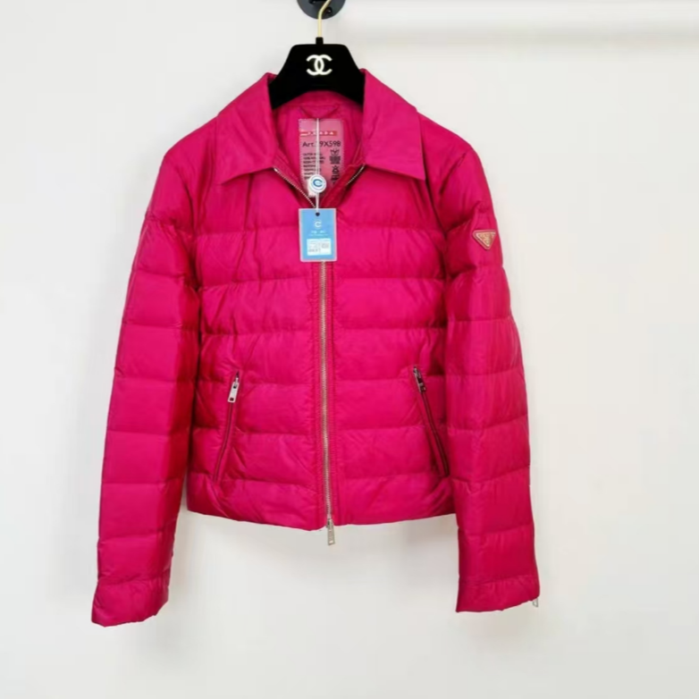 99新 Prada/普拉达 海囤 普拉达 羽绒服 38码/bc56381