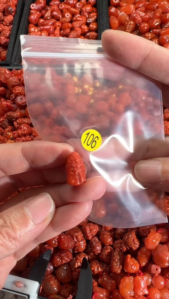 【闪购商品】南红玛瑙颈饰未镶嵌1