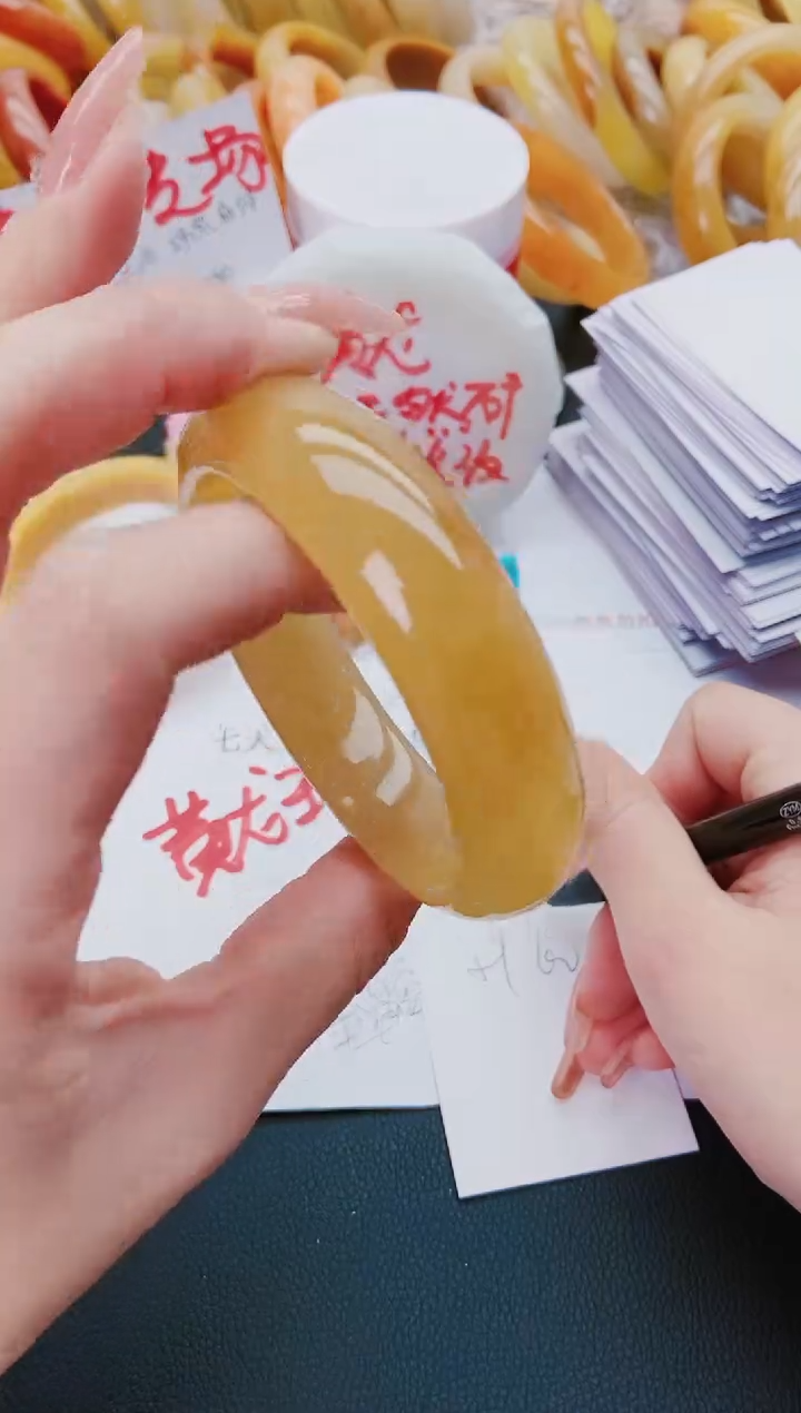 【闪购商品】石英质玉手镯未镶嵌K125-59-60