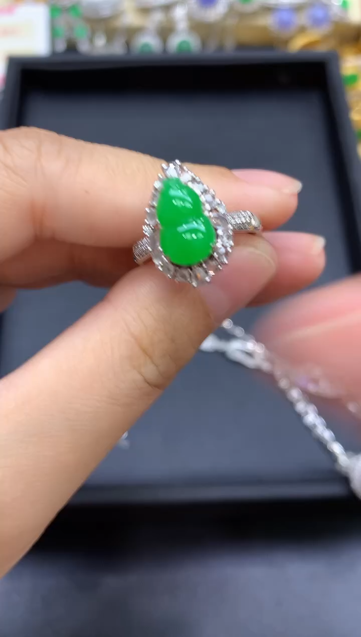 18K金镶嵌戒指翡翠635-中国好珍宝