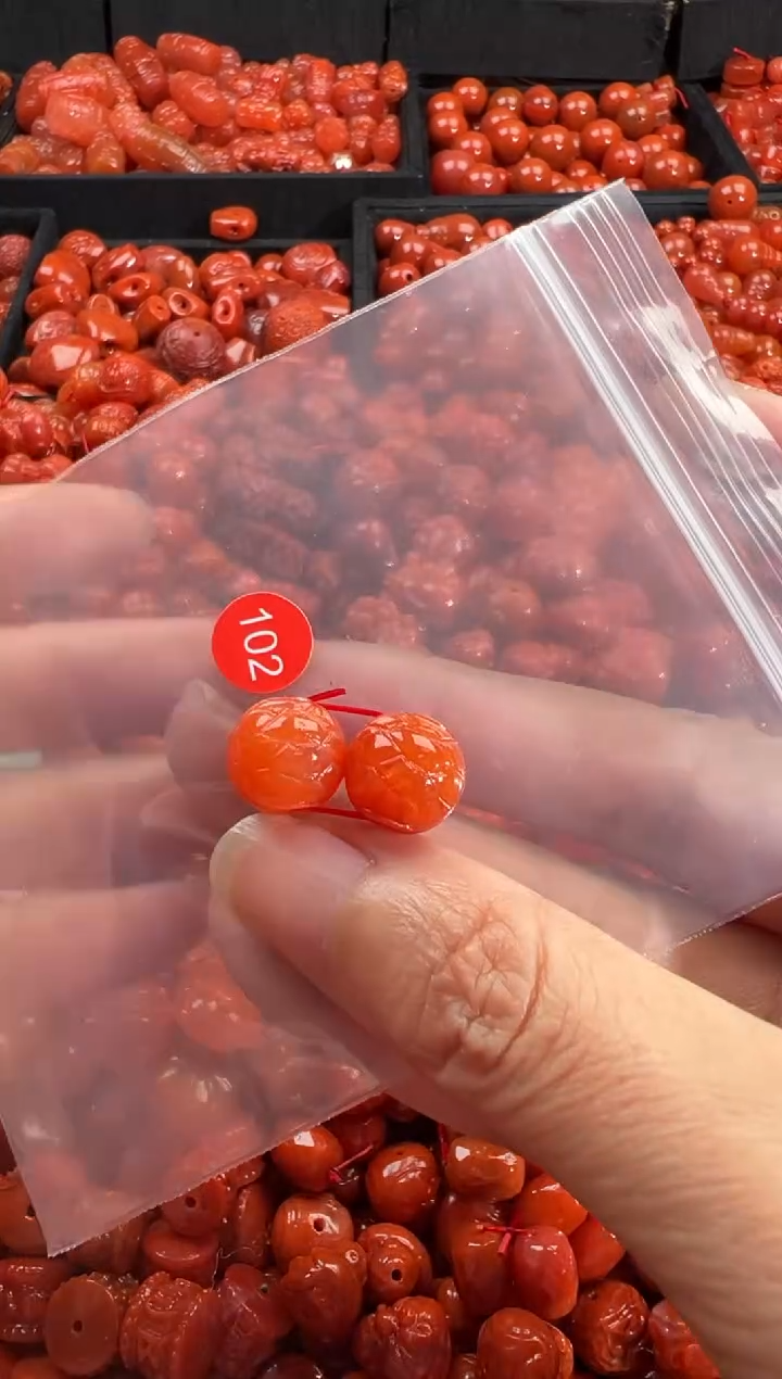 颈饰未镶嵌南红玛瑙1