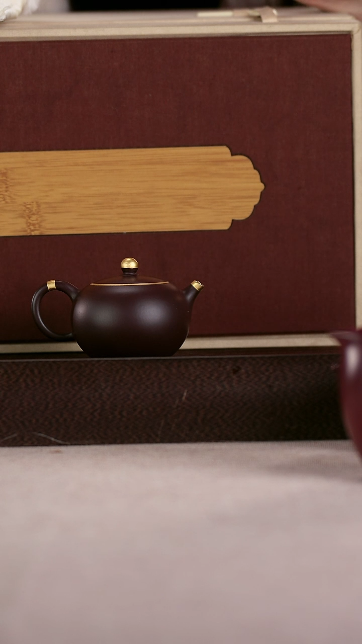 茶壶紫砂四号井茄皮紫泥描金嵌盖小西施