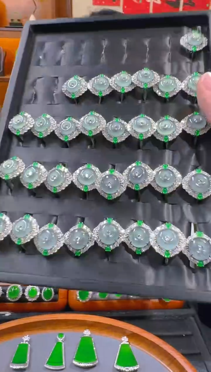 翡翠戒指未镶嵌天然a货翡翠+发其一