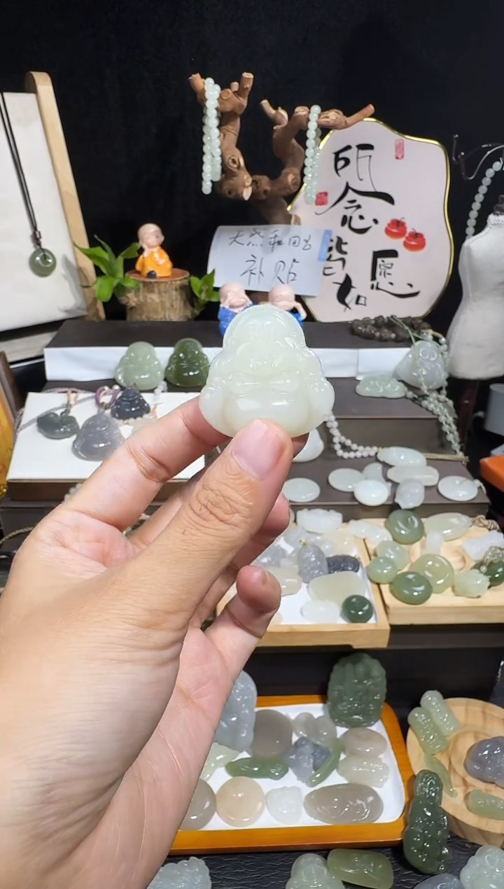 颈饰未镶嵌和田玉圆*?35高冰佛公