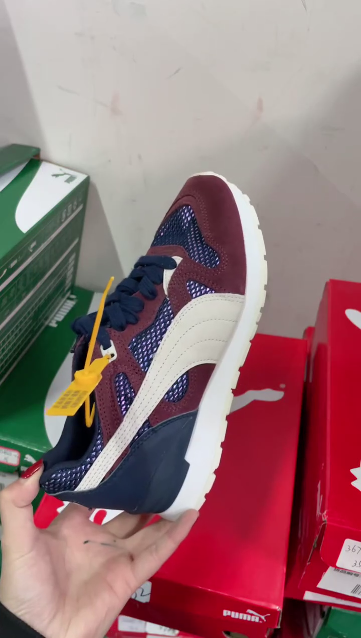  彪马时尚休闲运动鞋36M  C10