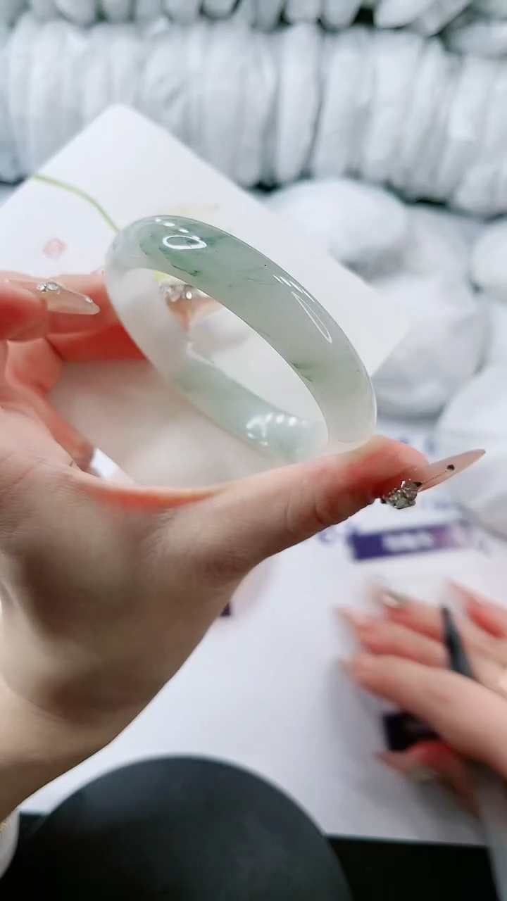 【闪购商品】石英质玉手镯未镶嵌多样性发货L305