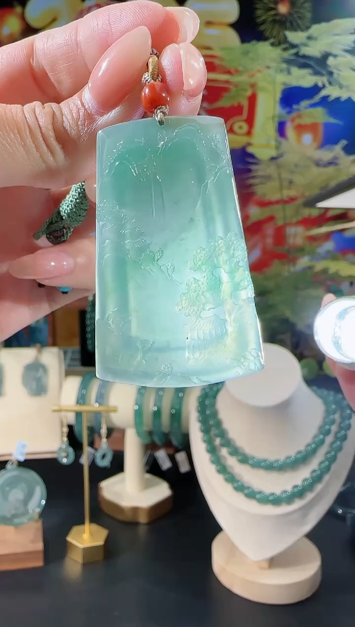 【闪购商品】翡翠吊坠(不含链)未镶嵌山水牌