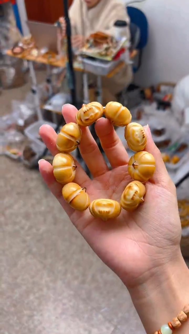 吊坠菩提根/象牙果南瓜多妹单圈