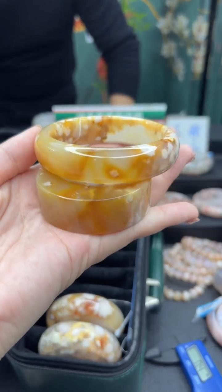 【闪购商品】石英质玉手镯未镶嵌838（59圈赠送镯心）