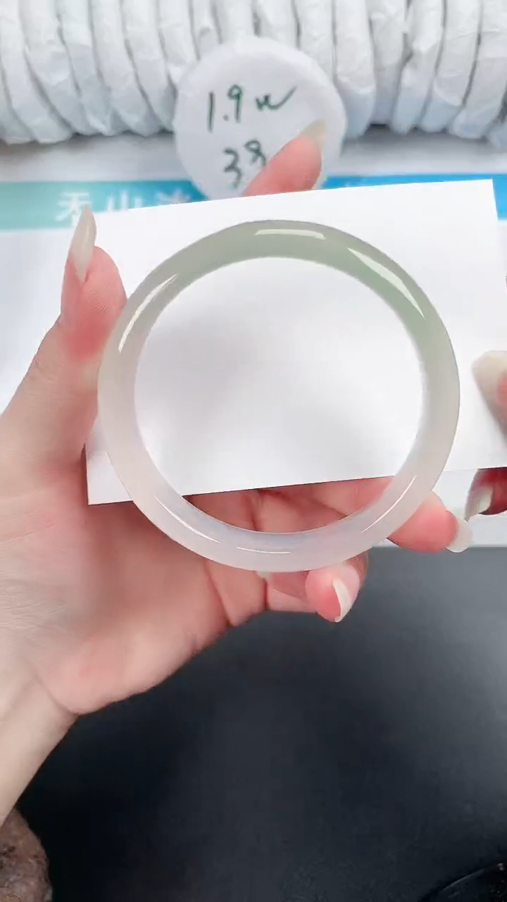 【闪购商品】石英质玉手镯未镶嵌102-58.5