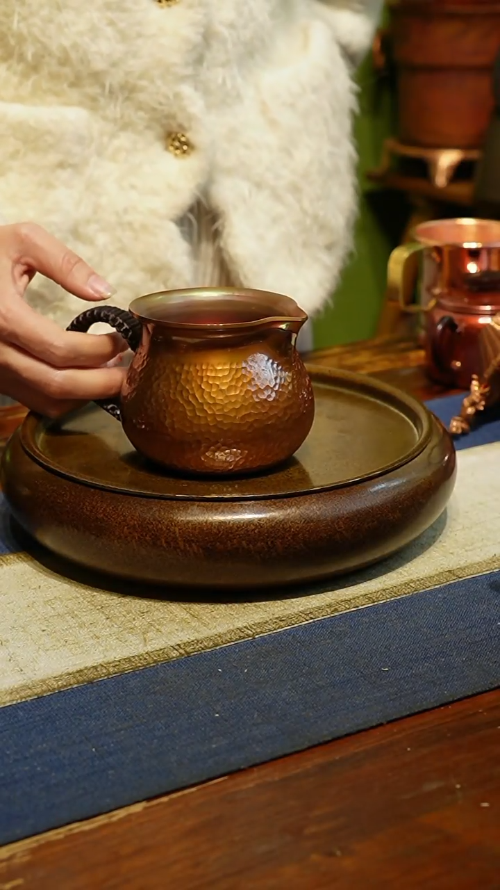 【闪购商品】端把加厚烤色公道杯