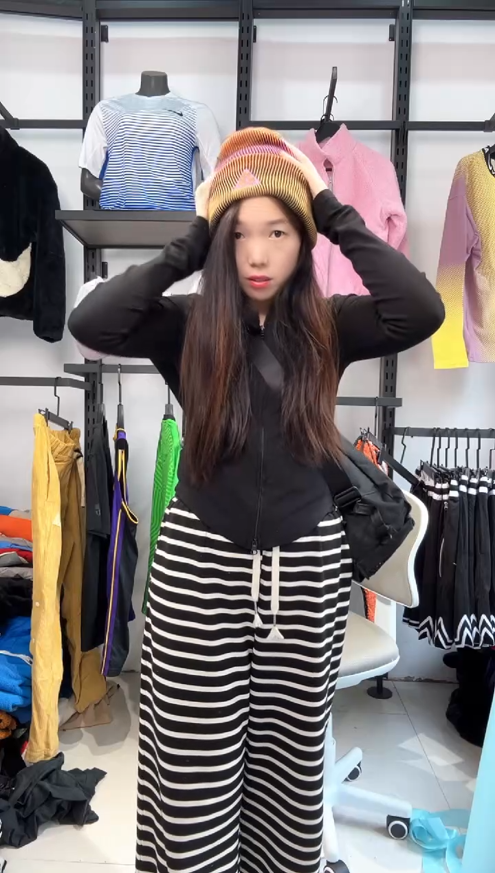 2210 编码  瑕疵直播间过款为准 尺码