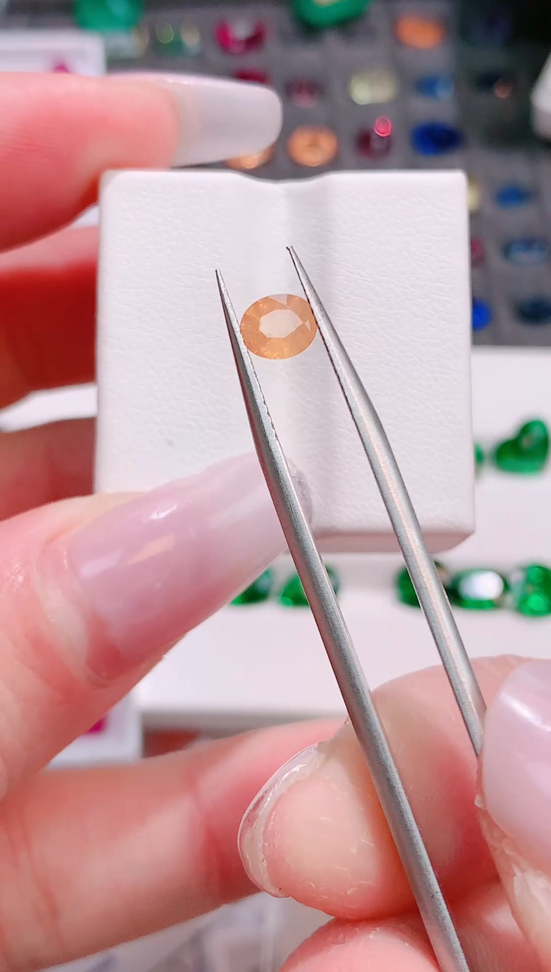 未镶嵌珠宝半成品石榴石（芬达石）0.73c