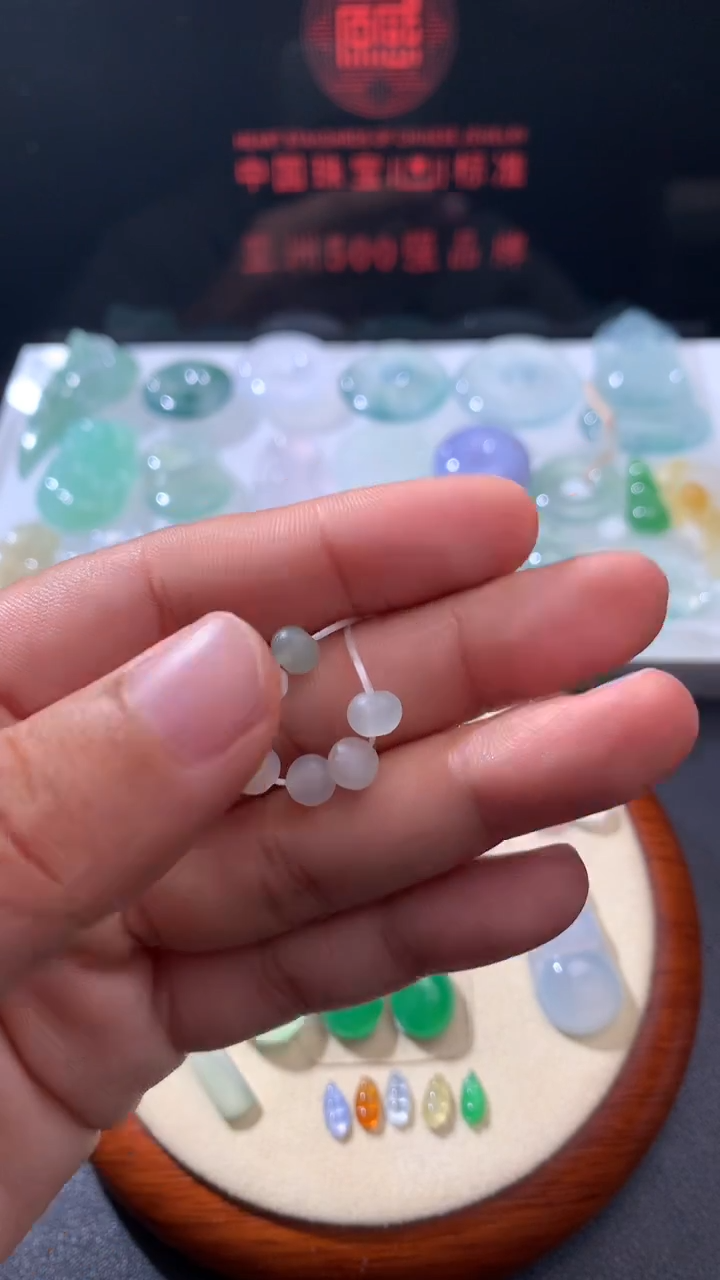 未镶嵌定制翡翠 