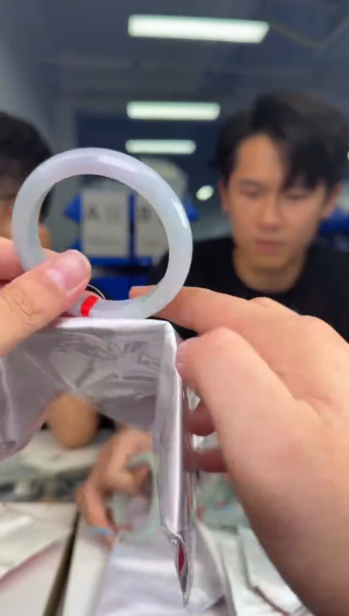 【闪购商品】翡翠手镯未镶嵌翡翠手镯53#11号手镯春带彩