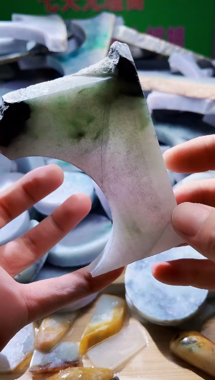 翡翠未镶嵌颈饰翡翠A货414