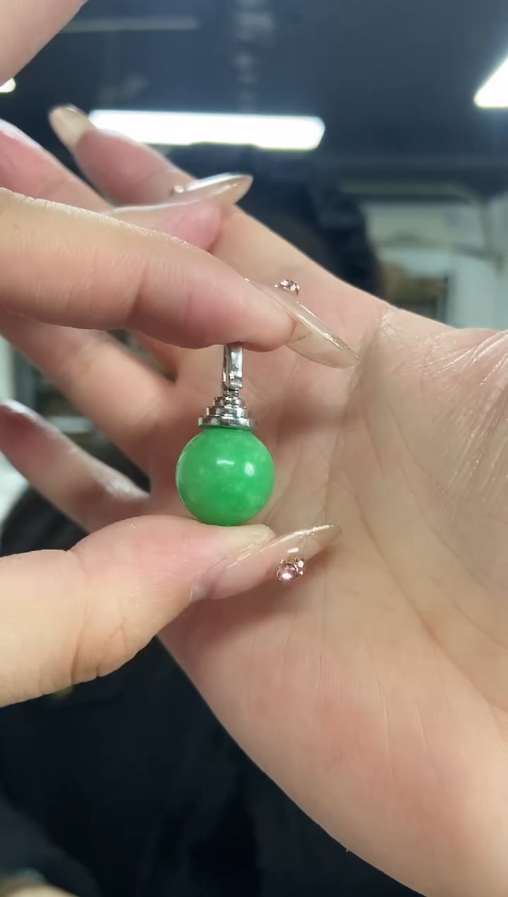 【闪购商品】翡翠吊坠(不含链)未镶嵌多样性发其一颜色微差