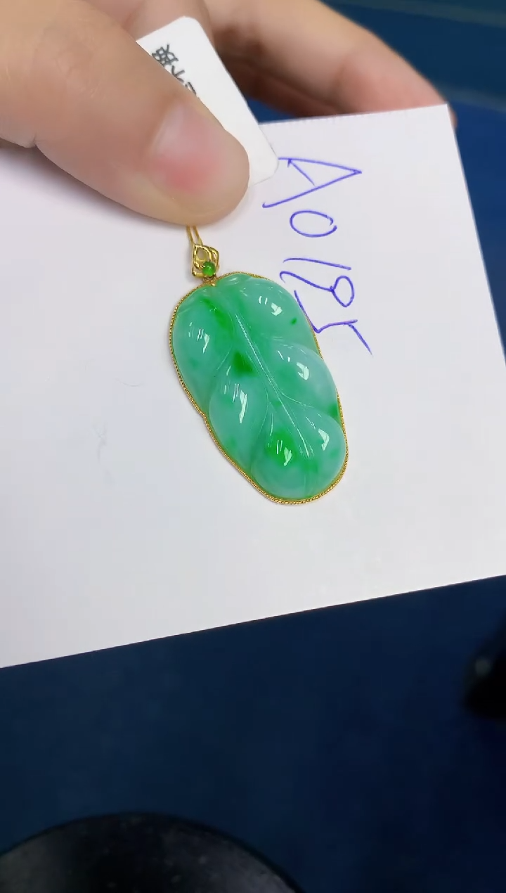 【闪购商品】翡翠颈饰18K金镶嵌0000000000