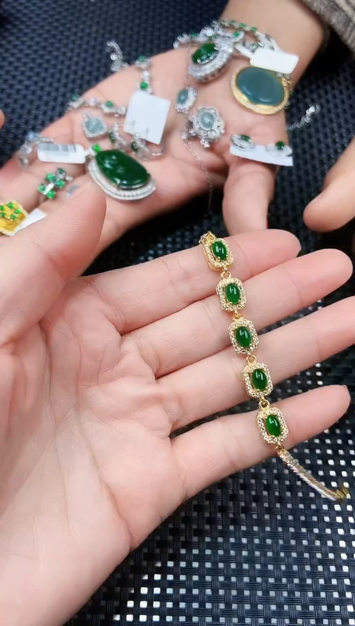 【闪购商品】翡翠手链未镶嵌111111111