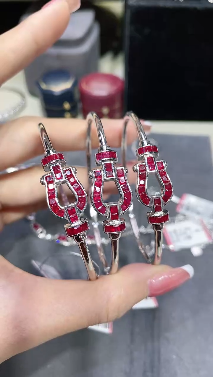 【闪购商品】红宝石手镯18K金镶嵌·多样性发其一