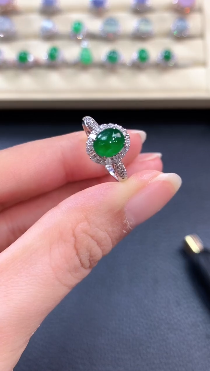 【闪购商品】翡翠戒指18K金镶嵌b74       