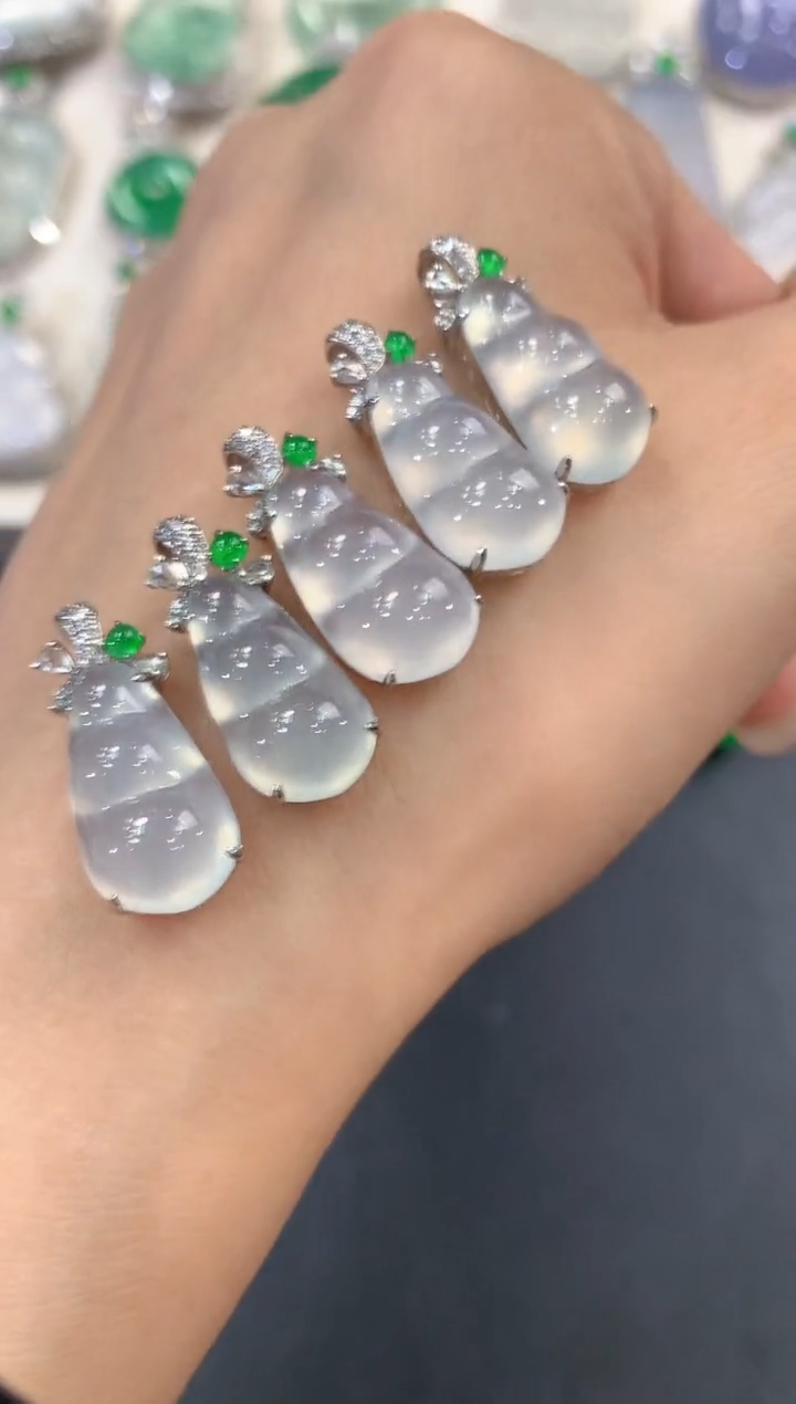 翡翠18K金镶嵌吊坠(不含链)q17       多样性一件发货 